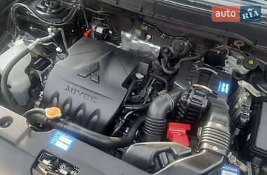 Внедорожник / Кроссовер Mitsubishi ASX 2011 в 