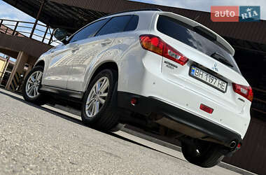Внедорожник / Кроссовер Mitsubishi ASX 2013 в 