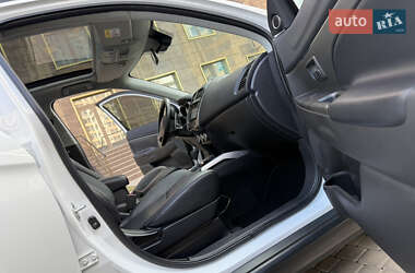 Внедорожник / Кроссовер Mitsubishi ASX 2013 в 