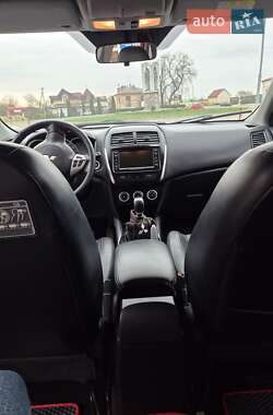 Внедорожник / Кроссовер Mitsubishi ASX 2010 в 