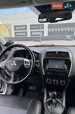 Внедорожник / Кроссовер Mitsubishi ASX 2012 в 