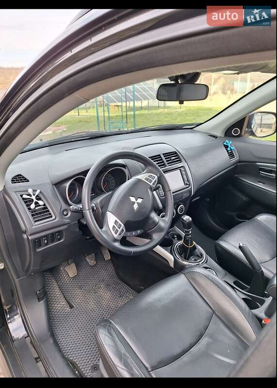 Внедорожник / Кроссовер Mitsubishi ASX 2011 в Надворной