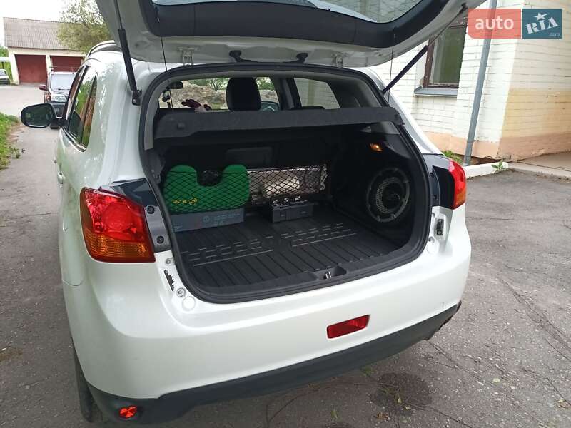 Внедорожник / Кроссовер Mitsubishi ASX 2013 в Ромнах