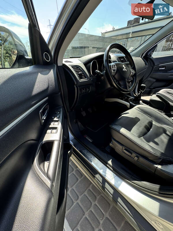 Внедорожник / Кроссовер Mitsubishi ASX 2010 в Днепре