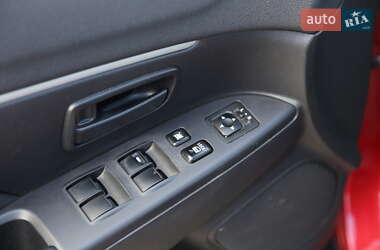 Внедорожник / Кроссовер Mitsubishi ASX 2011 в 