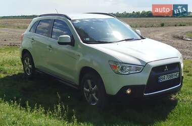 Позашляховик / Кросовер Mitsubishi ASX 2011 в 