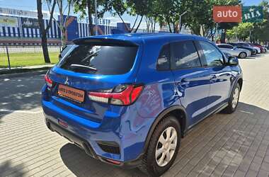 Внедорожник / Кроссовер Mitsubishi ASX 2021 в 