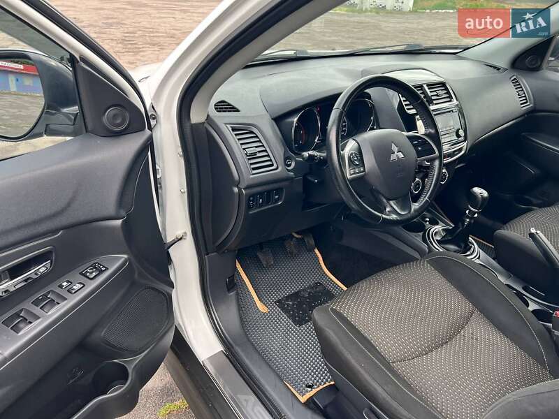 Внедорожник / Кроссовер Mitsubishi ASX 2015 в Новоархангельске