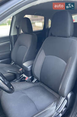 Позашляховик / Кросовер Mitsubishi ASX 2010 в 