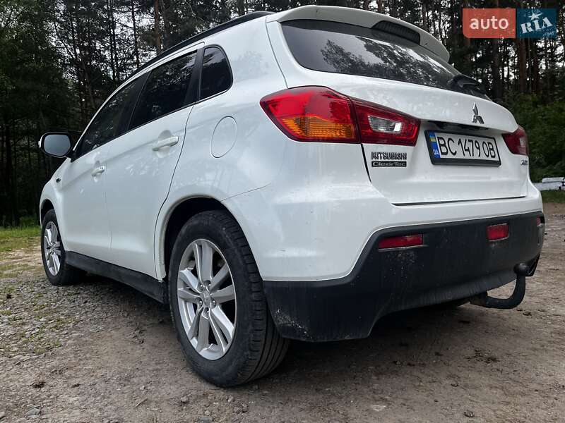 Внедорожник / Кроссовер Mitsubishi ASX 2011 в Новояворовске