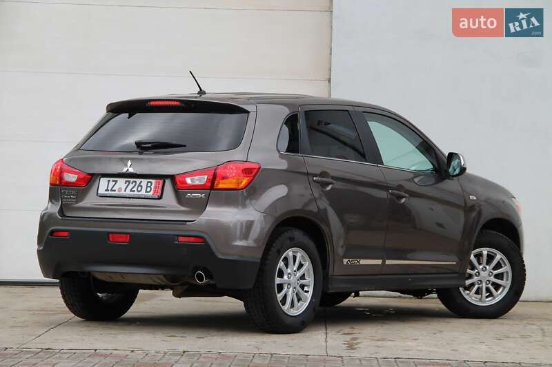 Позашляховик / Кросовер Mitsubishi ASX 2012 в Сарнах