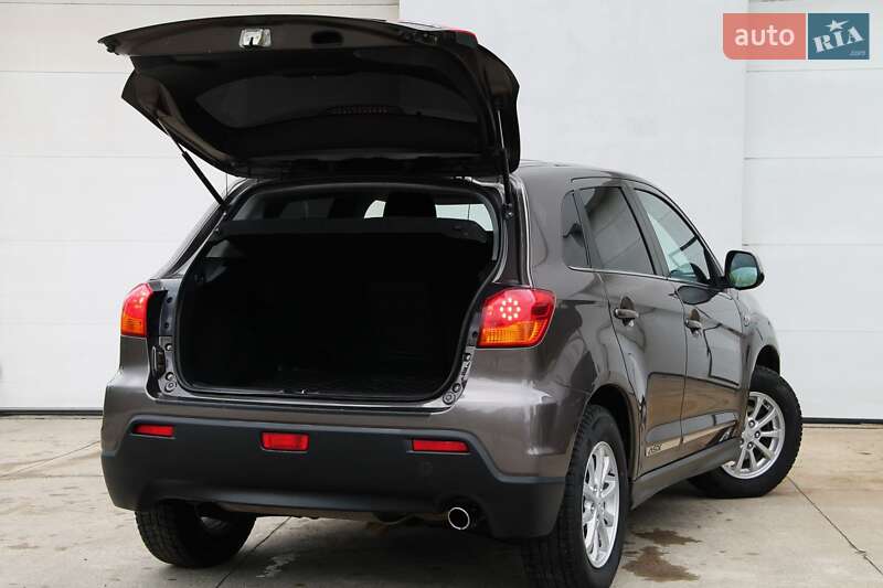Позашляховик / Кросовер Mitsubishi ASX 2012 в Сарнах