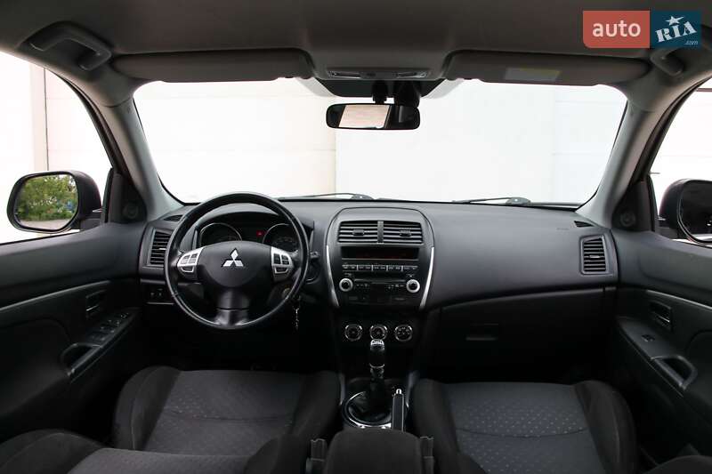 Позашляховик / Кросовер Mitsubishi ASX 2012 в Сарнах