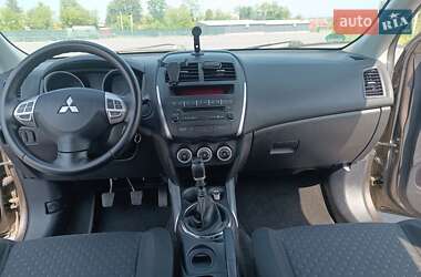Внедорожник / Кроссовер Mitsubishi ASX 2010 в 