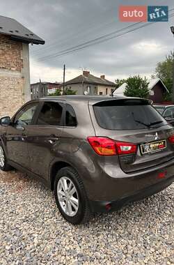 Внедорожник / Кроссовер Mitsubishi ASX 2014 в 