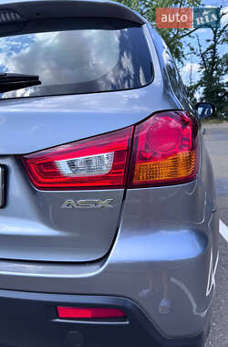 Внедорожник / Кроссовер Mitsubishi ASX 2012 в 