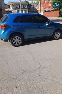 Внедорожник / Кроссовер Mitsubishi ASX 2013 в 