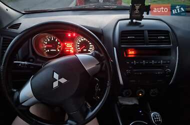 Внедорожник / Кроссовер Mitsubishi ASX 2011 в 