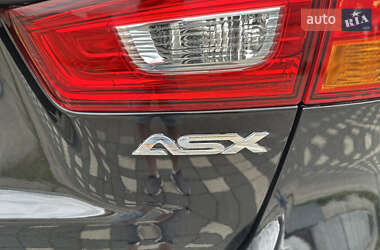 Внедорожник / Кроссовер Mitsubishi ASX 2014 в 