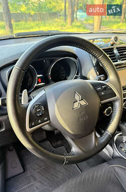 Внедорожник / Кроссовер Mitsubishi ASX 2015 в 