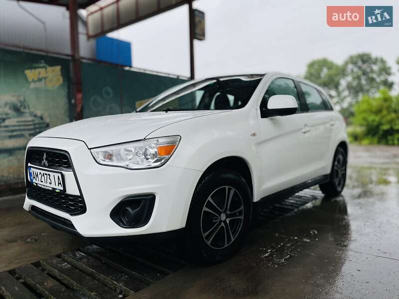 Внедорожник / Кроссовер Mitsubishi ASX 2015 в Житомире