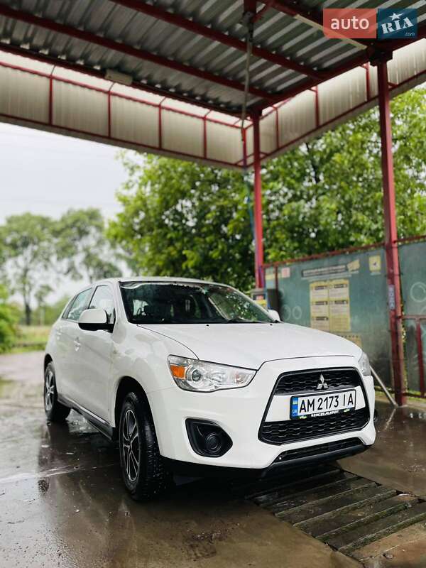 Внедорожник / Кроссовер Mitsubishi ASX 2015 в Житомире