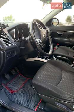 Внедорожник / Кроссовер Mitsubishi ASX 2010 в 