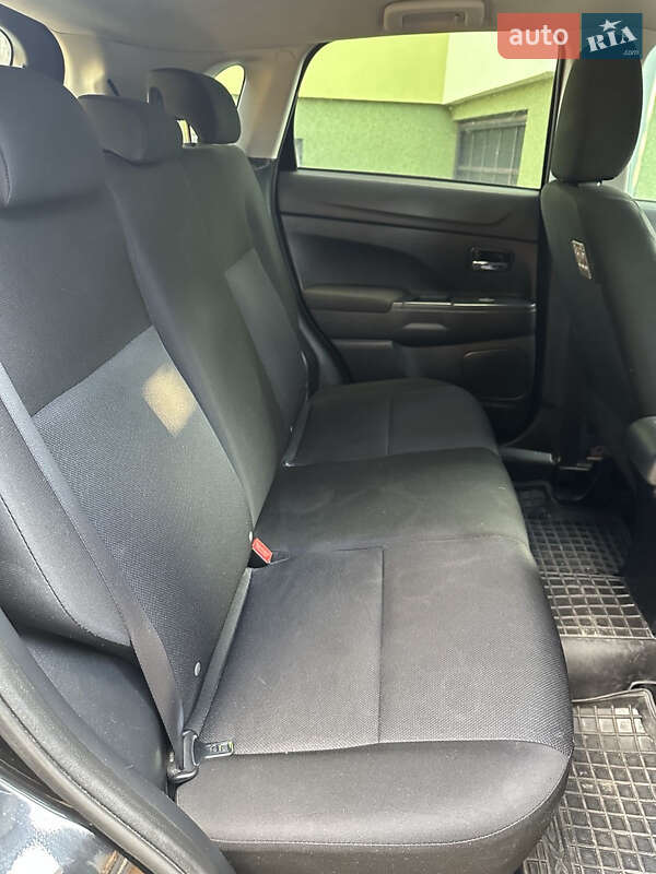 Внедорожник / Кроссовер Mitsubishi ASX 2011 в Новояворовске