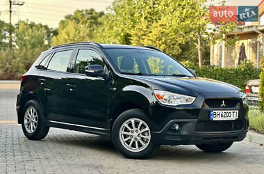 Внедорожник / Кроссовер Mitsubishi ASX 2010 в 
