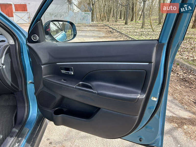 Внедорожник / Кроссовер Mitsubishi ASX 2010 в Славутиче