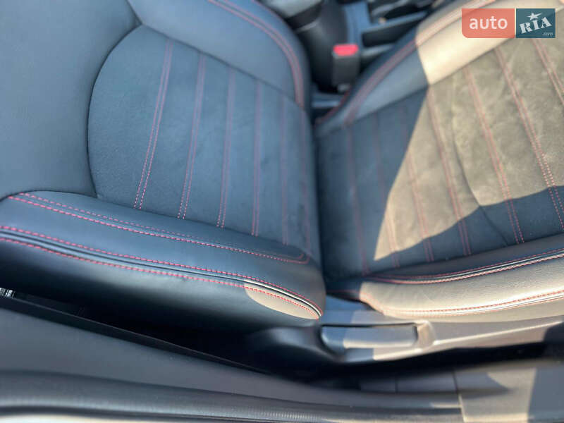 Позашляховик / Кросовер Mitsubishi ASX 2017 в Києві фото 13 Позашляховик / Кросовер Mitsubishi ASX 2017 в Києві