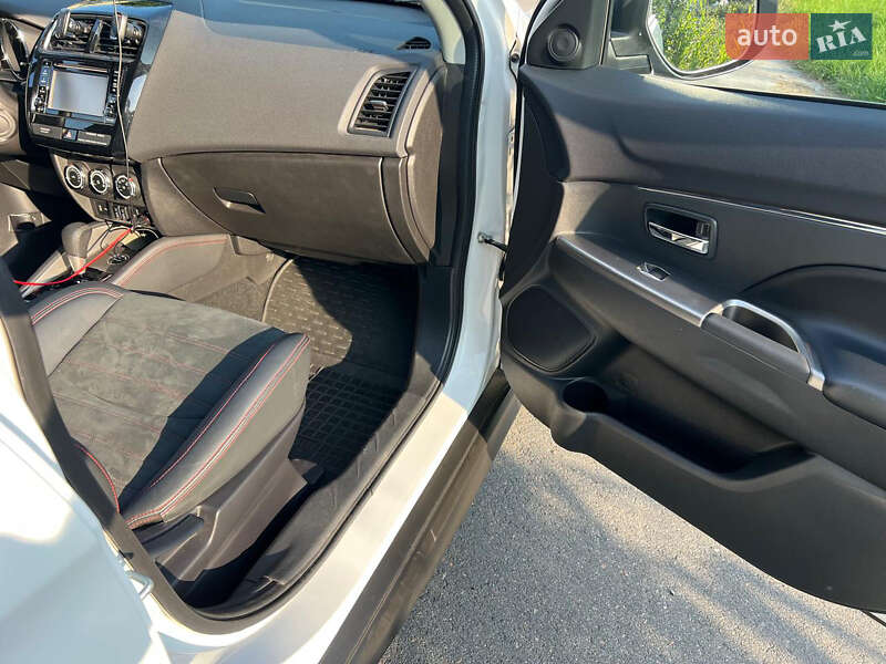 Позашляховик / Кросовер Mitsubishi ASX 2017 в Києві фото 10 Позашляховик / Кросовер Mitsubishi ASX 2017 в Києві