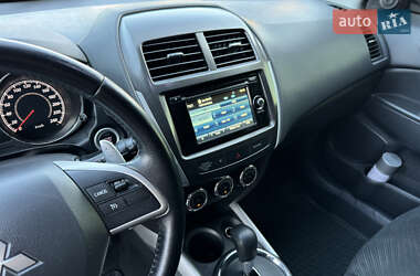 Внедорожник / Кроссовер Mitsubishi ASX 2013 в 
