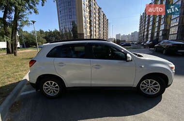 Внедорожник / Кроссовер Mitsubishi ASX 2010 в 