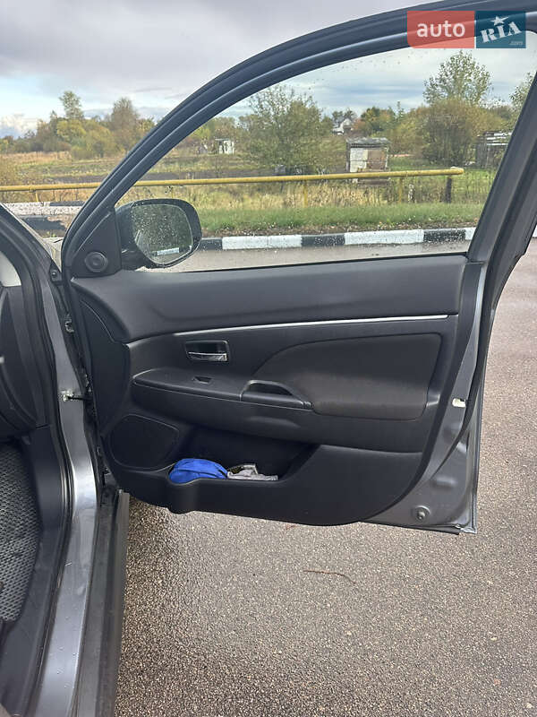 Внедорожник / Кроссовер Mitsubishi ASX 2011 в Овруче