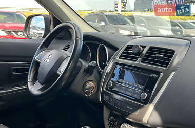 Внедорожник / Кроссовер Mitsubishi ASX 2014 в 