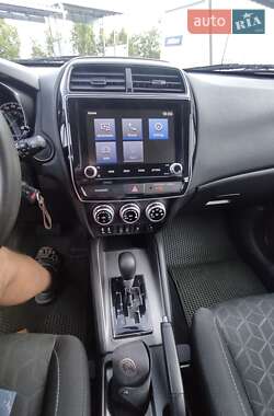 Внедорожник / Кроссовер Mitsubishi ASX 2021 в 
