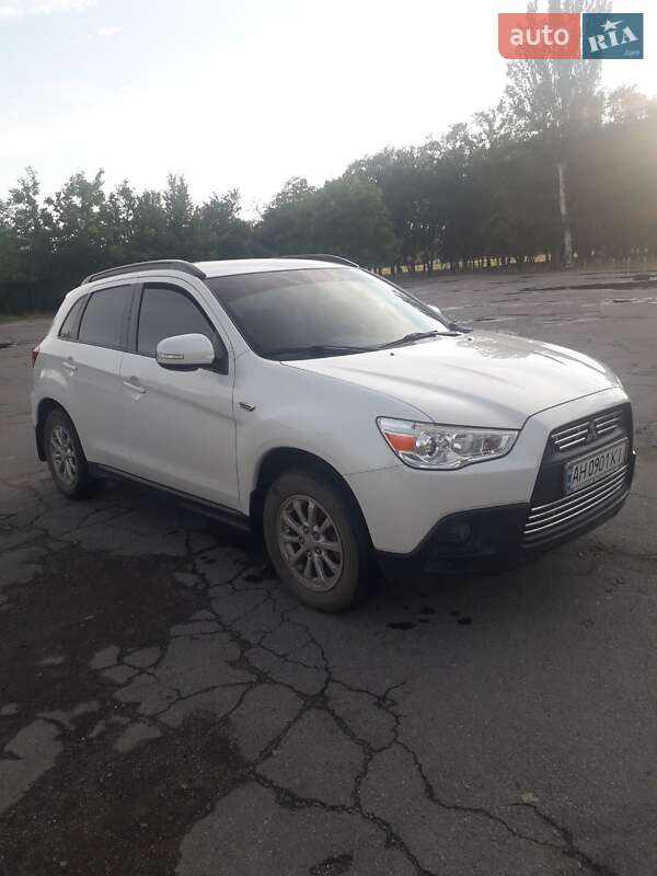 Внедорожник / Кроссовер Mitsubishi ASX 2011 в 