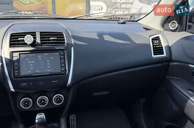 Внедорожник / Кроссовер Mitsubishi ASX 2010 в 
