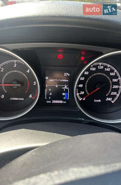 Внедорожник / Кроссовер Mitsubishi ASX 2010 в 