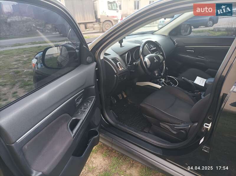 Позашляховик / Кросовер Mitsubishi ASX 2010 в Чернівцях