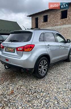 Внедорожник / Кроссовер Mitsubishi ASX 2015 в 
