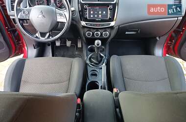 Внедорожник / Кроссовер Mitsubishi ASX 2017 в 