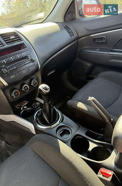 Внедорожник / Кроссовер Mitsubishi ASX 2012 в 