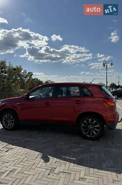 Внедорожник / Кроссовер Mitsubishi ASX 2012 в 