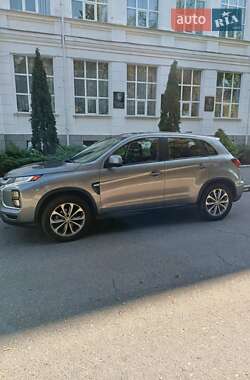 Внедорожник / Кроссовер Mitsubishi ASX 2021 в 