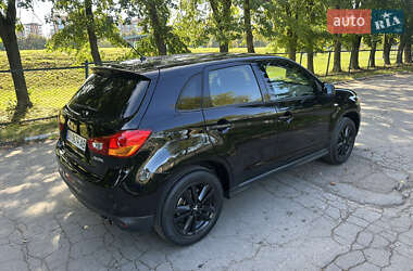 Внедорожник / Кроссовер Mitsubishi ASX 2015 в 