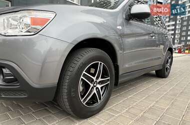 Внедорожник / Кроссовер Mitsubishi ASX 2012 в 