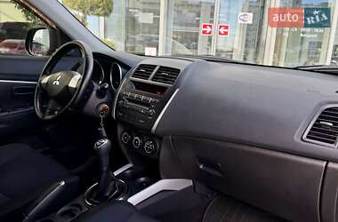 Внедорожник / Кроссовер Mitsubishi ASX 2012 в 