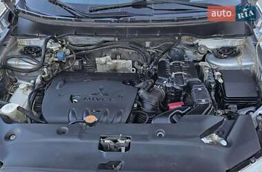 Внедорожник / Кроссовер Mitsubishi ASX 2011 в 